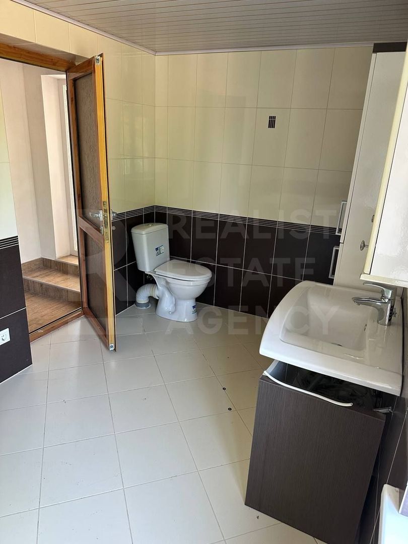 Vânzare 2 case pe un teritoriu, situată pe satul. Marandeni. - Poză 16