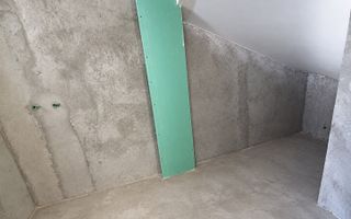 Vila individuala / 4 Camere / 2 Bai / 320 mp teren / Zona linistita - Poză 6