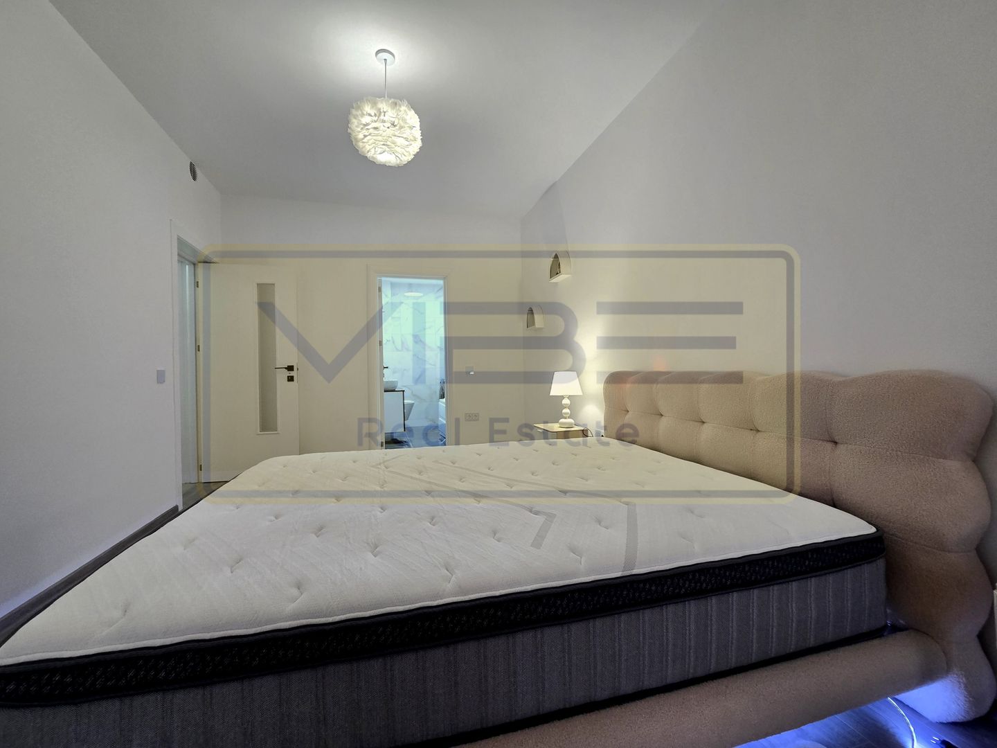 Copou- 3 camere 2 bai- decomandat- modern- parcare subterana - Poză 4