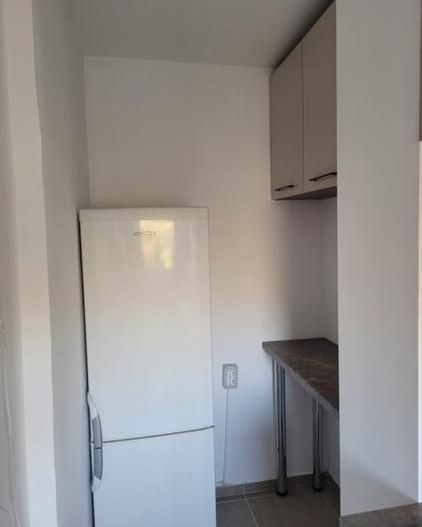 Garsoniera renovata, 2 minute metrou Tineretului, balcon inchis - Poză 9
