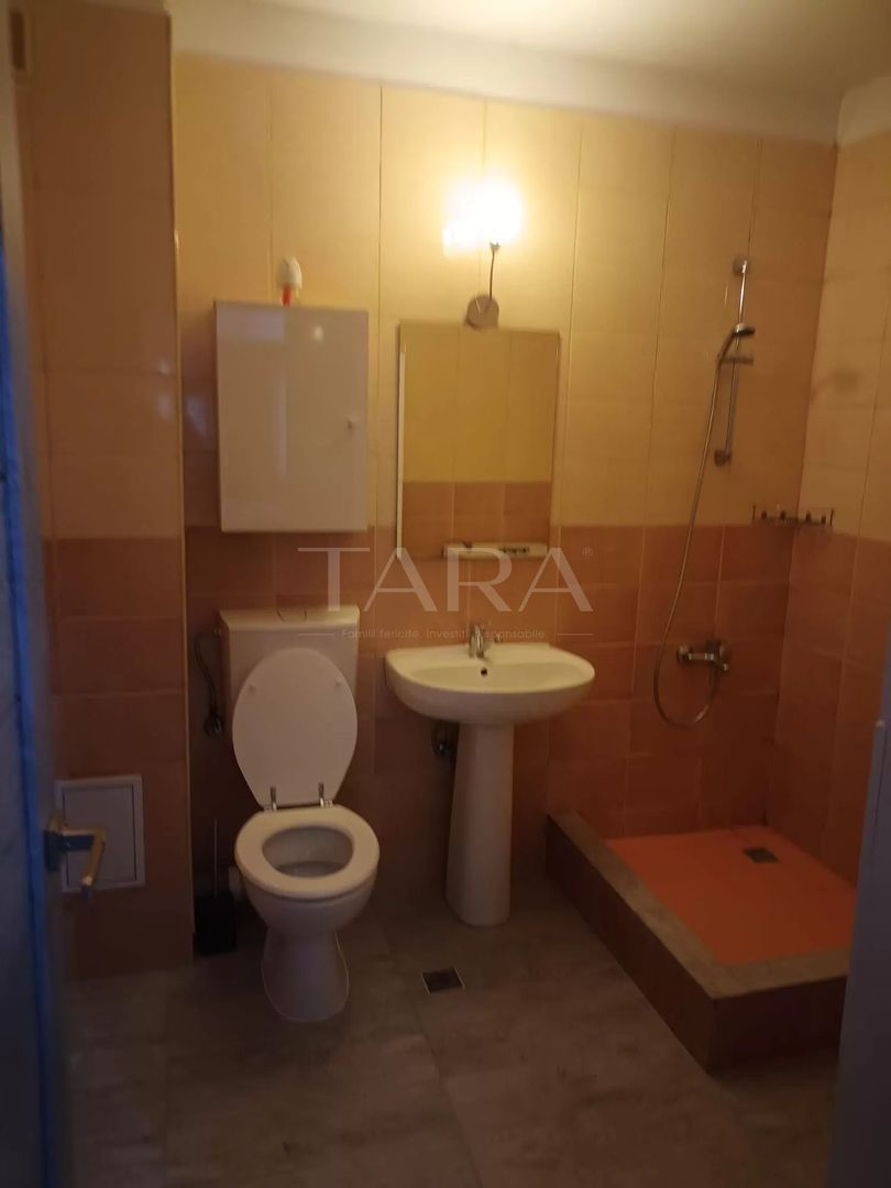 Apartament cu 2 camere, balcon și parcare inclusă, zona Florilor. - Poză 8