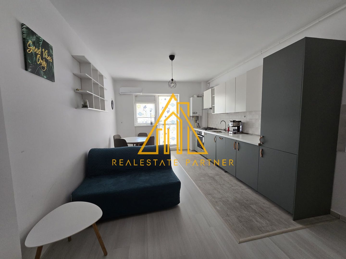 Studio de închiriat 49 m2 pe Bd. Metalurgiei - Poză 2