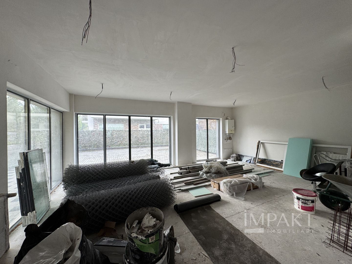 Spatiu comercial de 62 m2 cu terasa de 52 m2 in Borhanci - Poză 3