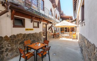 Pensiune Rosenau de vânzare - Afacere la cheie lângă Cetatea Râșnov - Poză 16