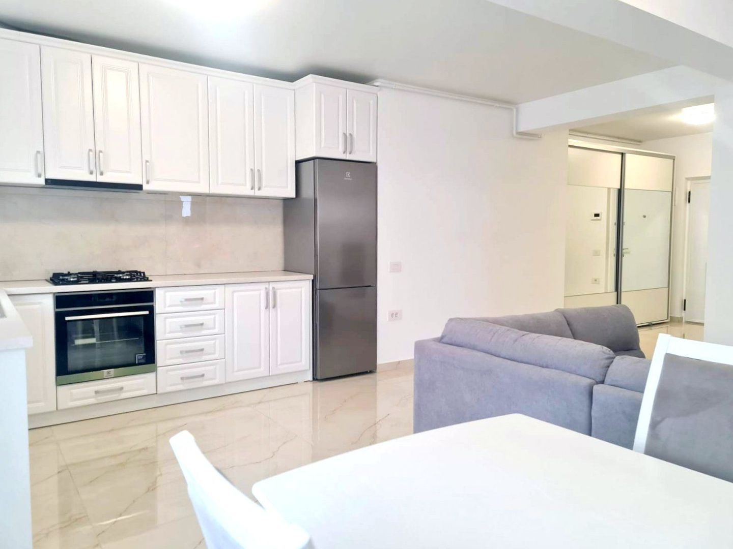 Apartament cu 2 camere, bloc nou 2022 - zona Micro 17, Roka Concept - Poză 1