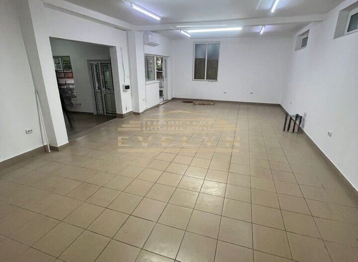 Spatiu comercial de inchiriat, zona Bucovina ( ANL ),  pret 400 euro - Poză 3