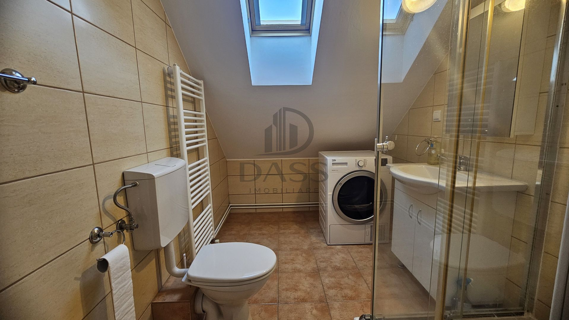 Apartament de inchiriat 6 camere 179 mp Etaj 2 + mansardă - Poză 26