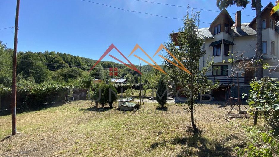 Vila de vanzare, teren 3100 mp, 7 camere, 6 grupuri sanitare, 3 CT, an 1997 - Poză 64