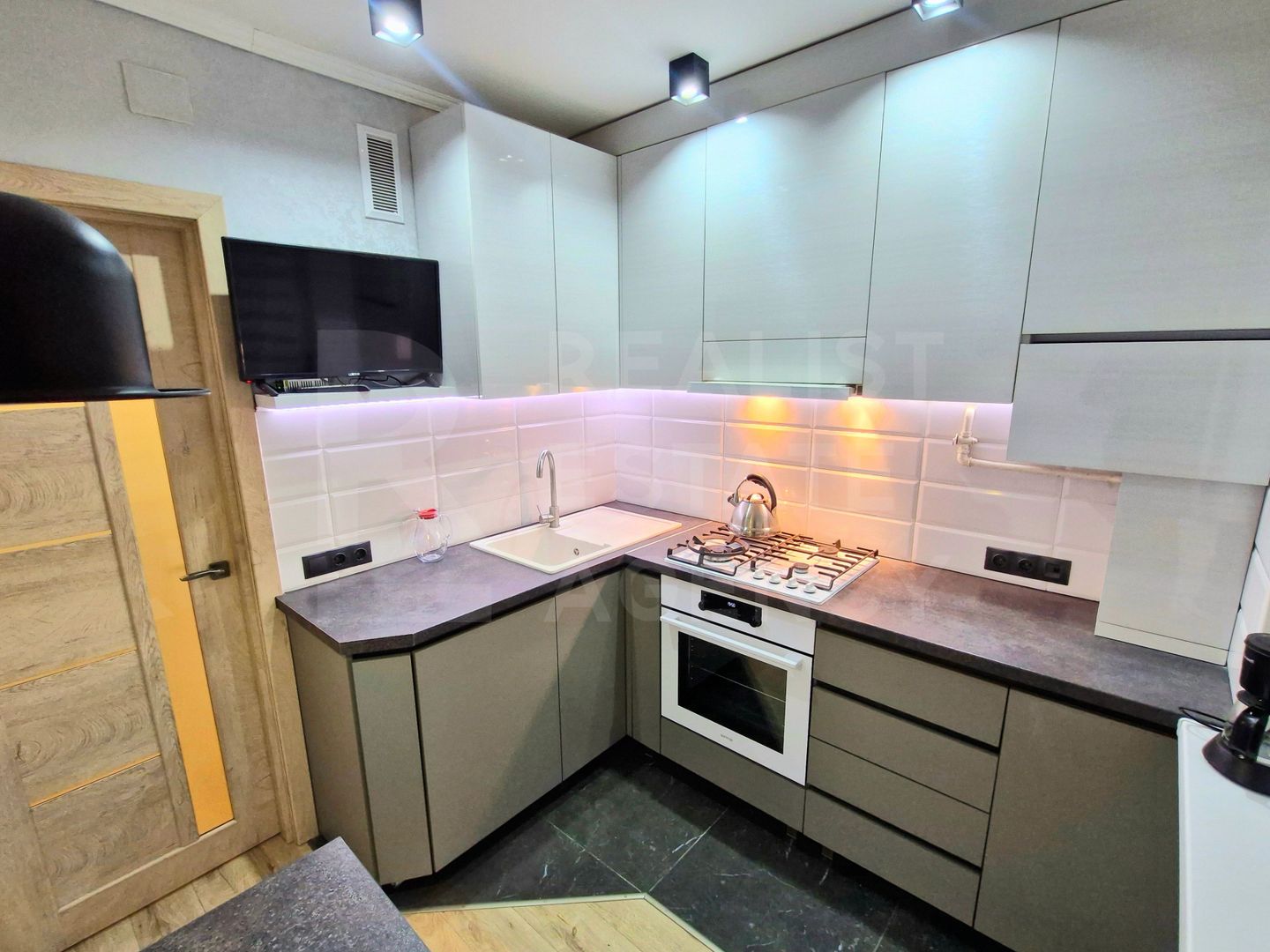 Chirie, apartament, 2 camere str.  Pandurilor, Botanica - Poză 1