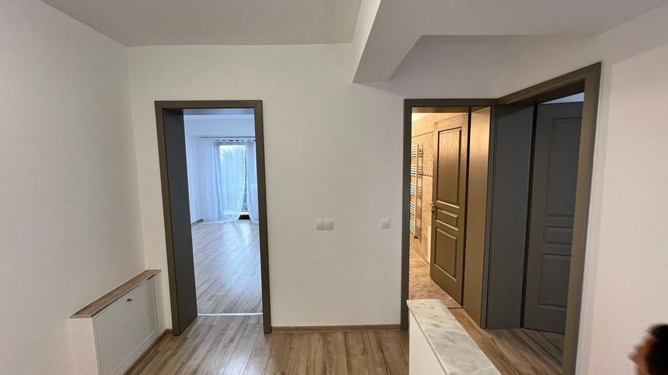 Casa cu 7 camere | 3 balcoane | Garaj | 220 mp + 80 mp curte | Cartier Panorama - Poză 20