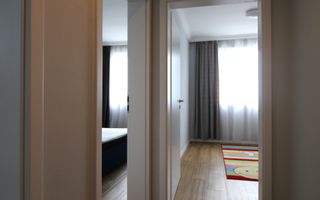 Zona linistita, 3 camere + 2 bai, centrala proprie. - Poză 11