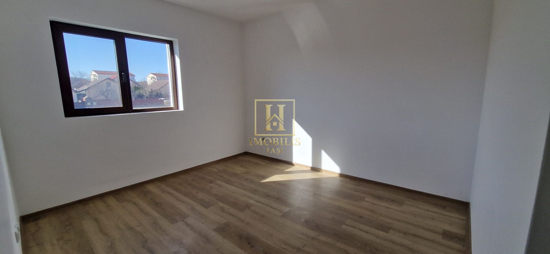 Apartament 2 camere D 48 mp+ loc de parcare Lunca Cetatuii 89000 euro - Poză 3