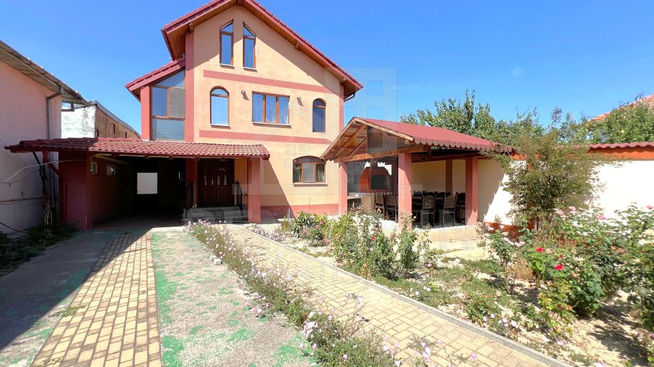 Casa 5 Dormitoare 2 bucatarii 3 bai Living-Toate utilitatile-Popoveni - Poză 1