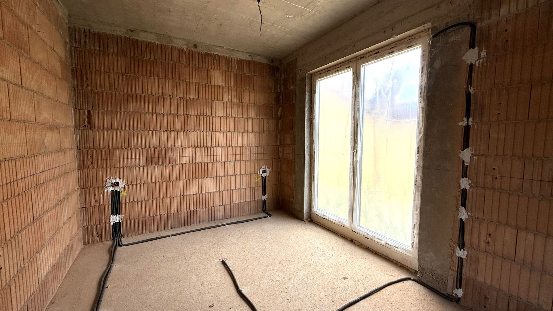 PROIECT DEOSEBIT CU GARAJ- LA ROSU - Poză 10