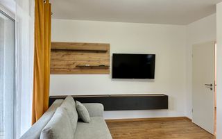 2 Camere / Decomandat / Boxă / Parcare - Poză 1