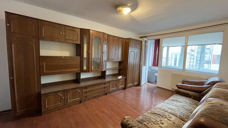Apartament 3 camere, zona foarte buna. - Poză 1