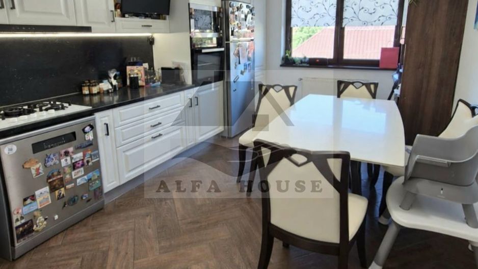 Apartament cu 4 camere in casa - zona Centrul Civic - Poză 1