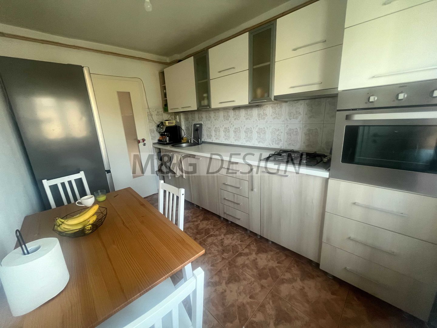 2 camere decomandat 2 balcoane , Bucovina  langa parc cu  centrala - Poză 5