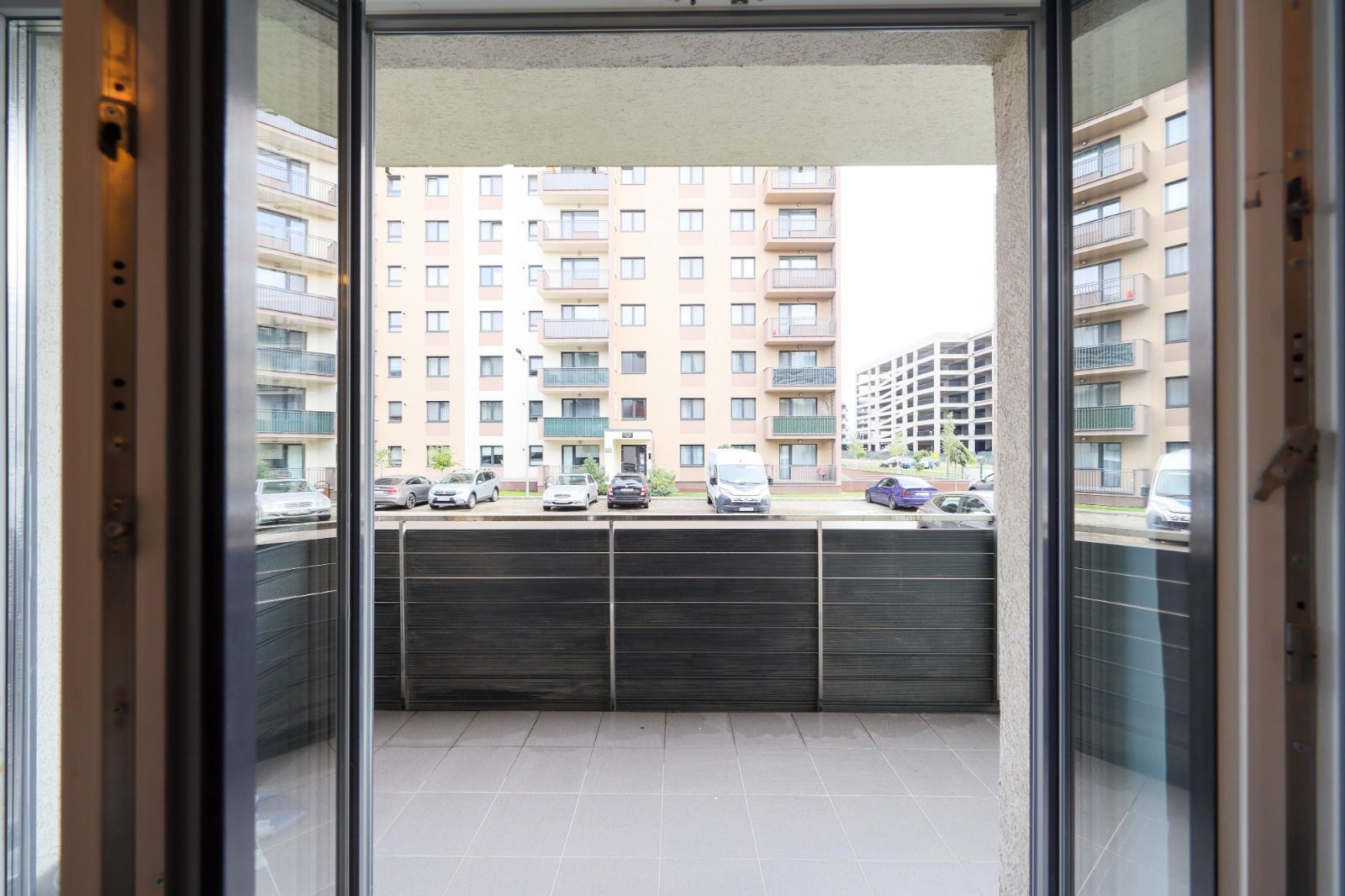 Garsonieră 39 mp Decomandată | Mobilată Modern | Tractorul – Coresi Mall - Poză 10