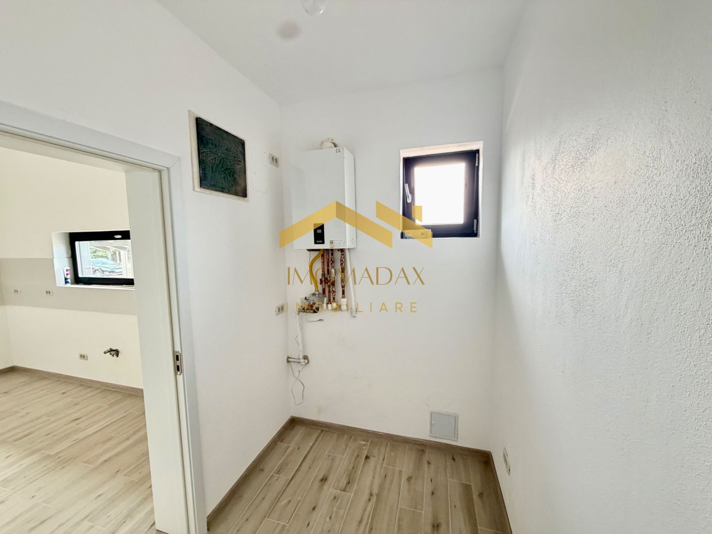 Sanmihaiu Roman-3 Camere-Toate Utilitățile - Poză 15