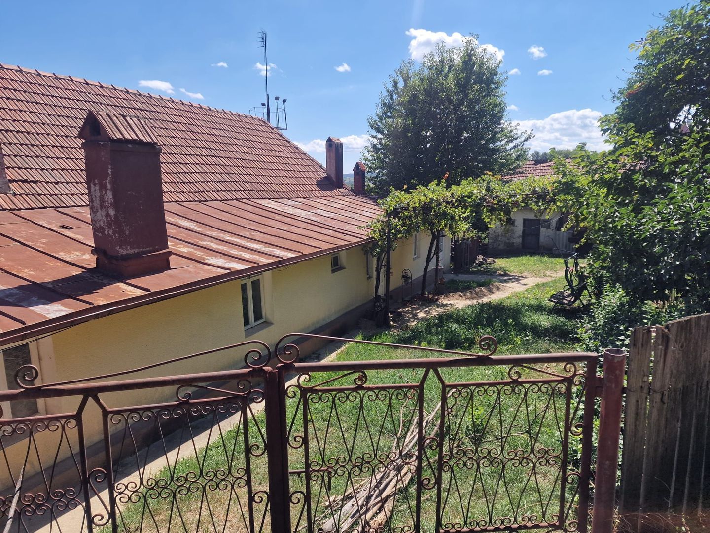 Casa in mediu rural cu teren - Poză 21