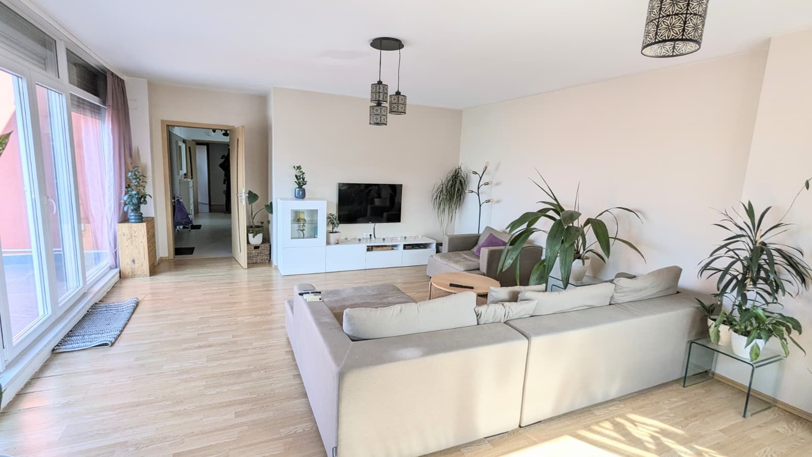 Apartament spatios 100 mp cu lift si 50 mp de terase - Poză 2