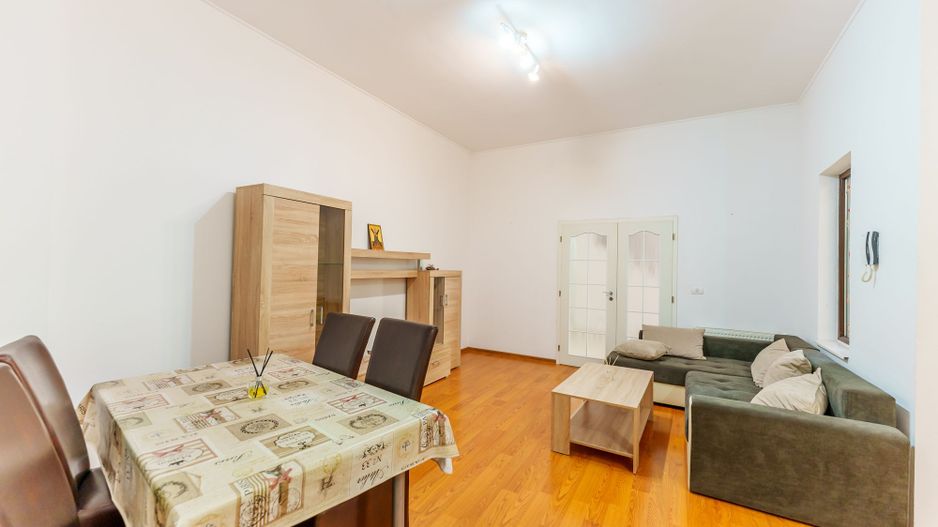 Apartament spațios, cu potențial multiplu, central - Poză 12