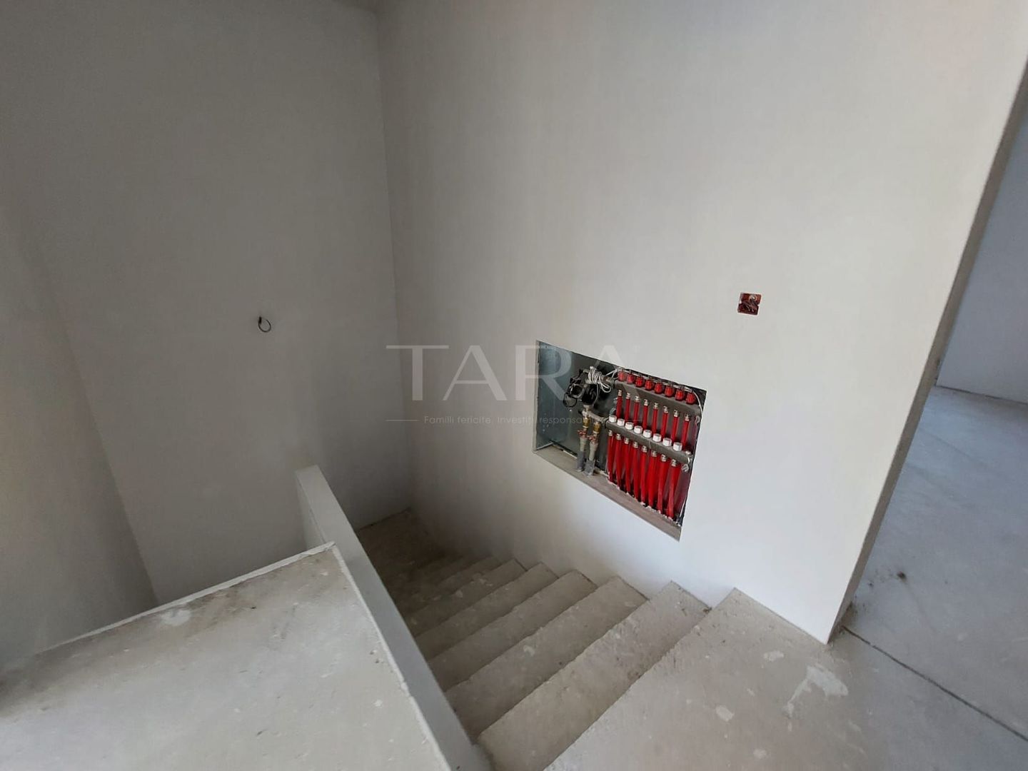 Casă spațioasă cu grădină în Florești, aproape de zona Somesului. - Poză 12