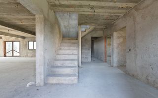 Casă P+1E, 402 mp, teren 3.600 mp, 17 km de Roman - PREȚ LA OFERTĂ! - Poză 6