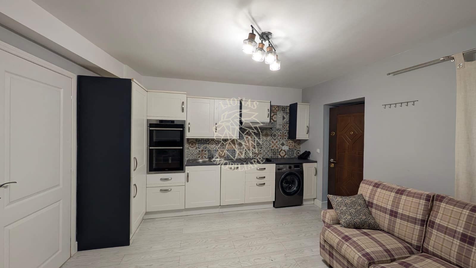 Apartament la casa 40 mp-renovat-curte-mobilat modern-Ultracentral - Poză 3