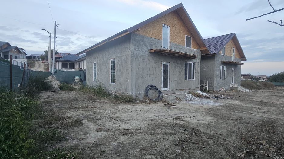 Vila noua, P+M, teren 350 mp - zona Bariera Traian - COMISION 0% - Poză 3