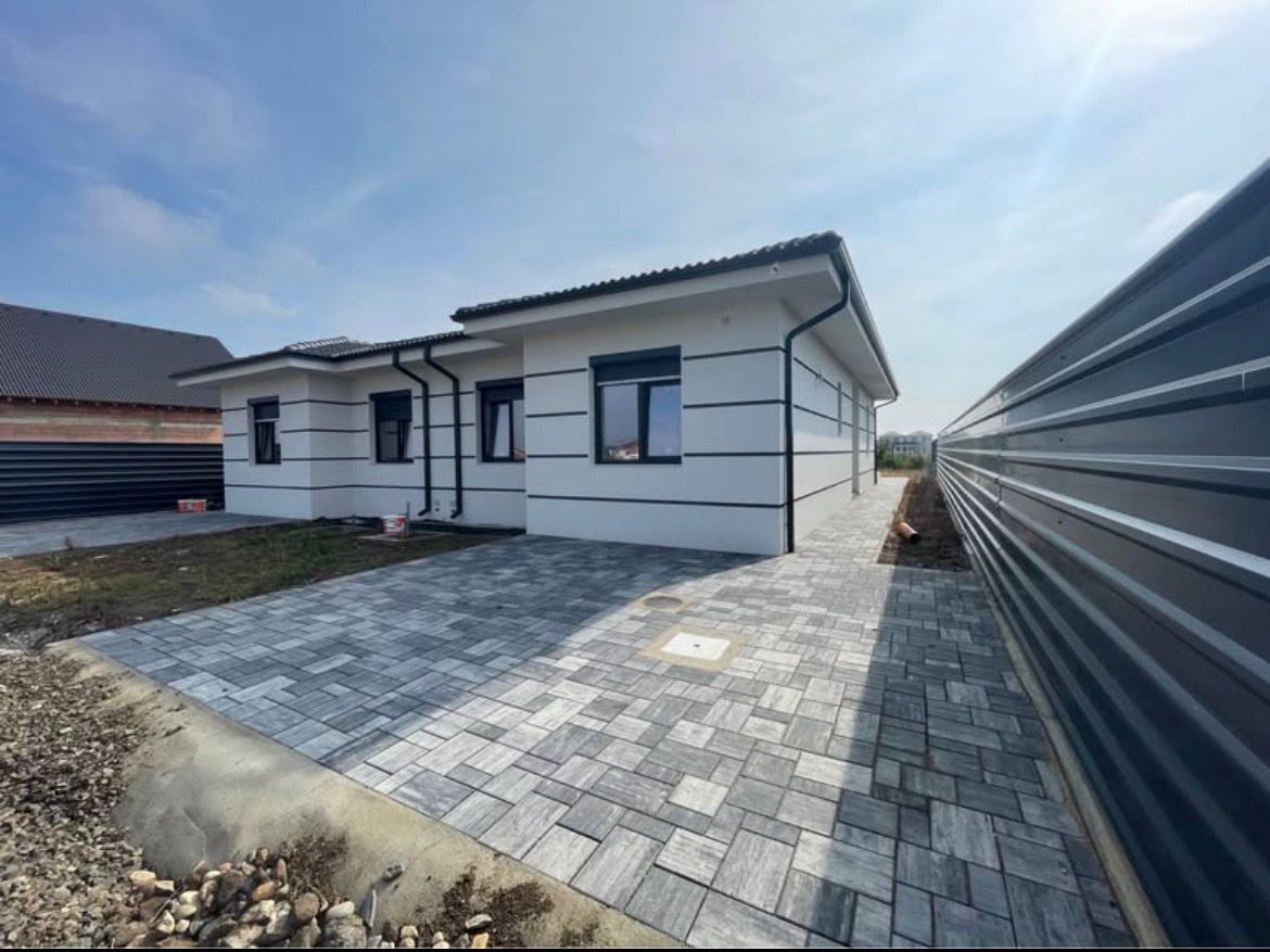 Duplex cu 3 camere 96mp-Moșnița Nouă - Poză 1