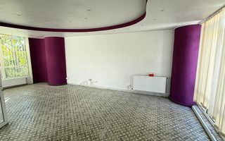 Imobil cu 8 camere, terasă de 60 mp, situat în centrul orașului - Poză 2