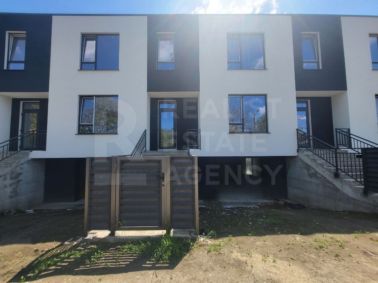 Vânzare, townhouse, 3 nivele, 186 mp, str. Potîrnicii, Codru - Poză 2