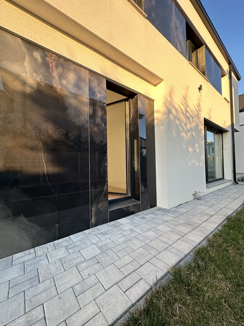 Casa cu 5 camere - Dumbarvita - Poză 11