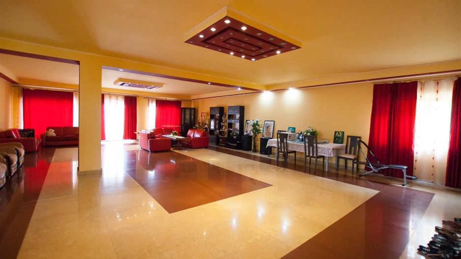 Casa 15 camere 846 mp utili 720 mp teren - Poză 5