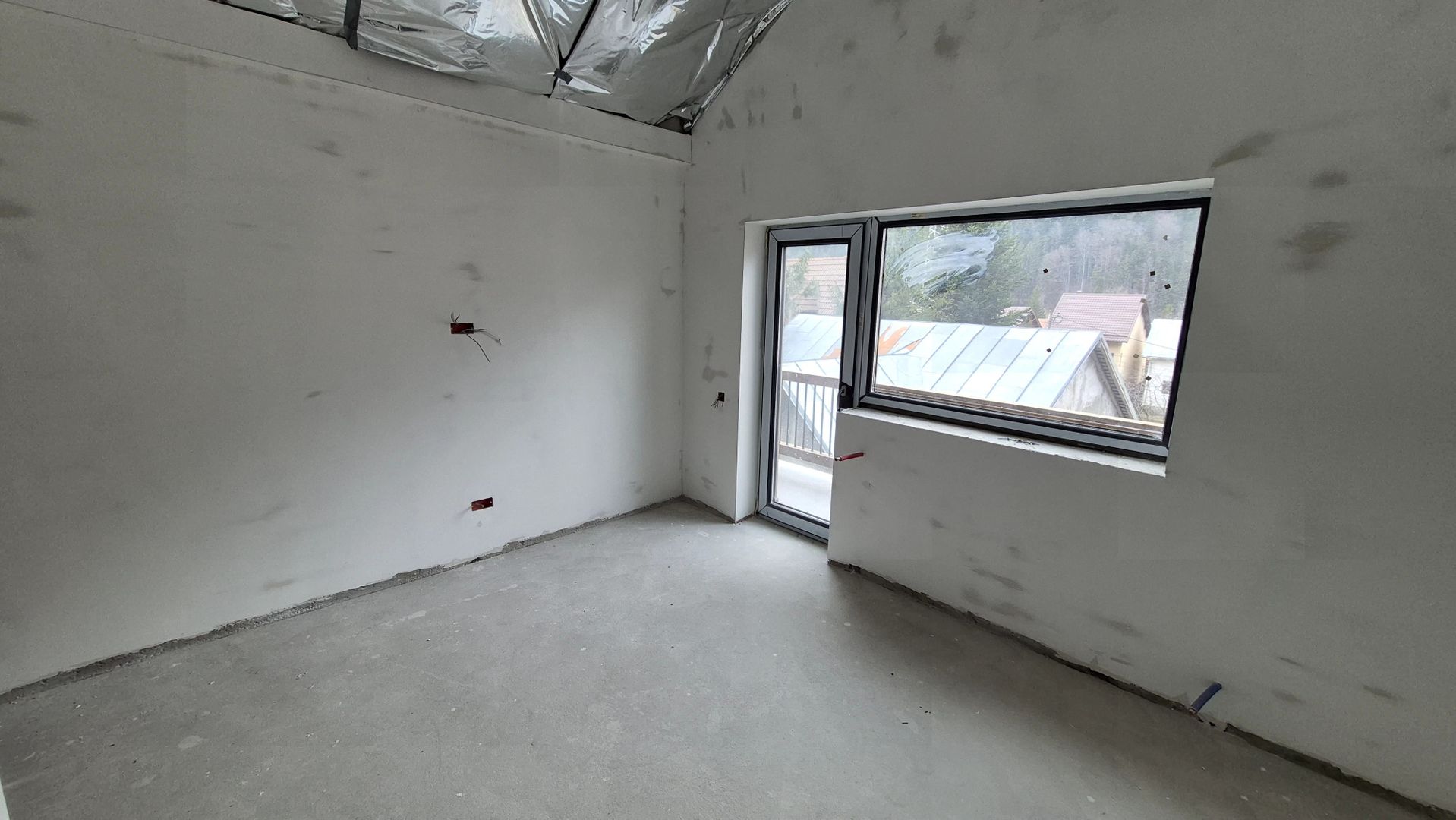 Apartament cu 2 camere 65,10 mp + 30 mp pod - vedere la muntii Caraiman Busteni - Poză 10