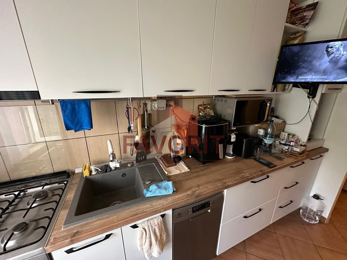 2 camere | etaj intermediar | centrala proprie | zona excelenta | - Poză 5