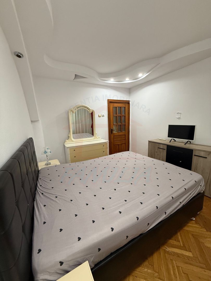 APARTAMENT 3 CAMERE, I.C. FRIMU, 500 €/LUNĂ - Poză 6