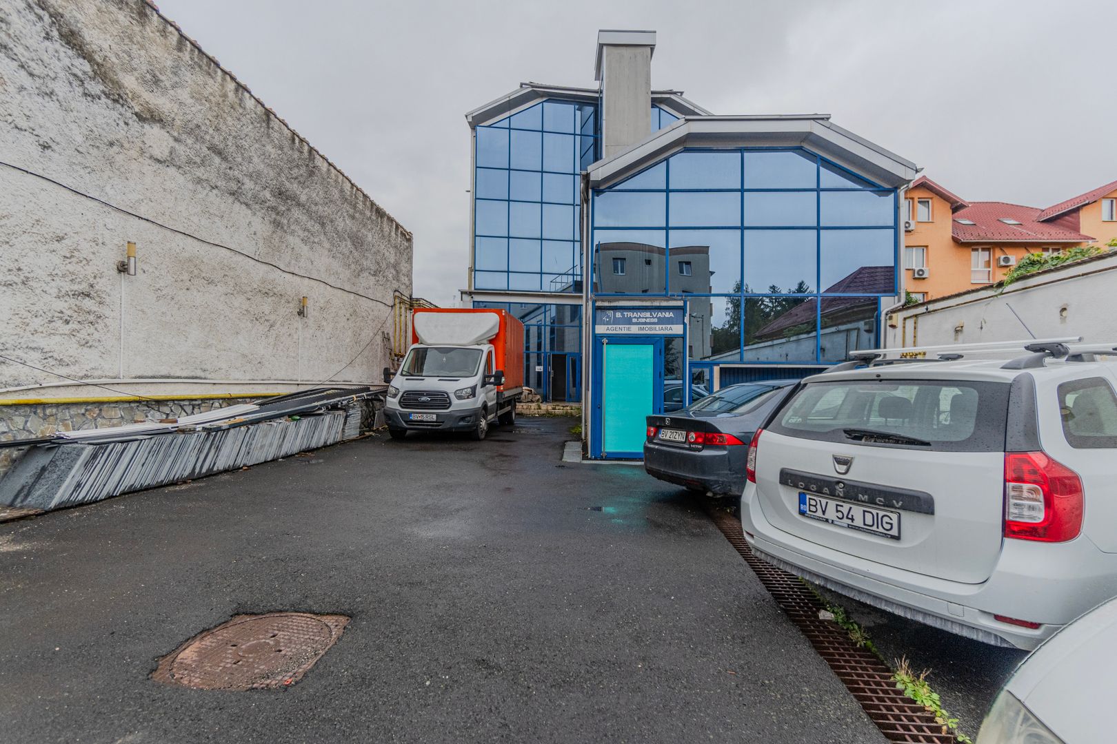 Cladire de 902 mp utili de vânzare, zona Grivitei - DN 13, COMISION 0 - Poză 185