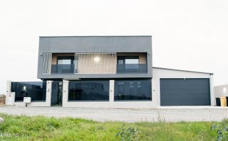 Vila Exclusivista pe malul lacului Siutghiol in Ovidiu - Poză 1