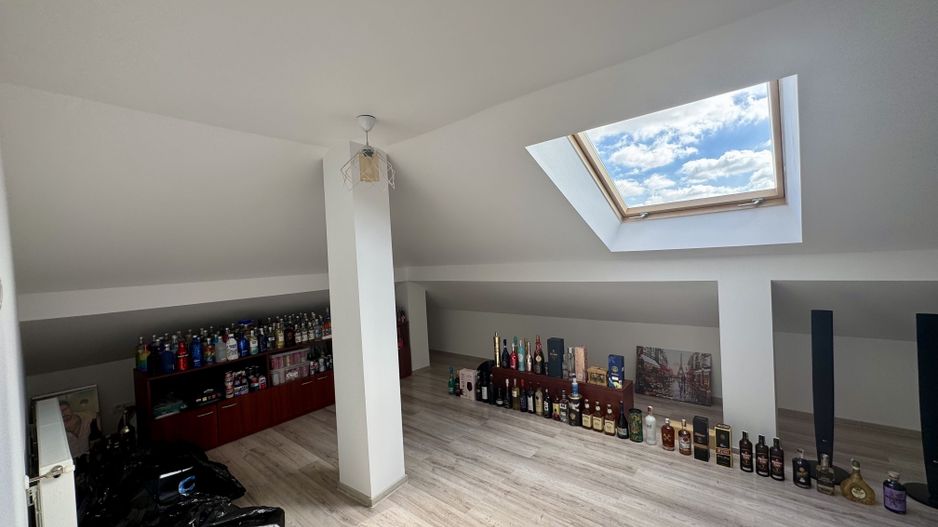 Berceni - VILĂ UNICAT, spațioasă, curte 1.000 mp, la 7 min metrou - Poză 39