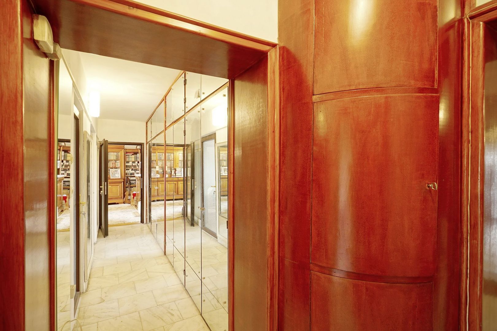 Apartament 5 camere in Piata Victoriei,bloc 1995 - Poză 19