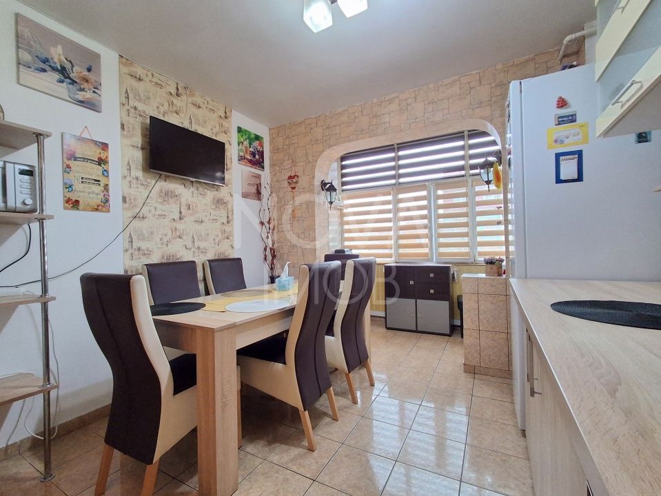 Apartament de inchiriat 3 camere etajul 4, cu lift,  Zona Vasile Aaron - Poză 4