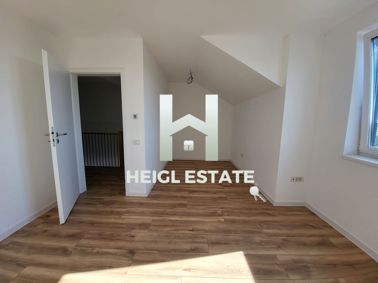 Duplex finalizat cu 4 camere in Mosnita Noua - Poză 4