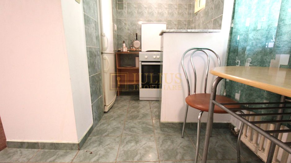 2 camere la curte intr-o zona linistita in Cetatii - Poză 4