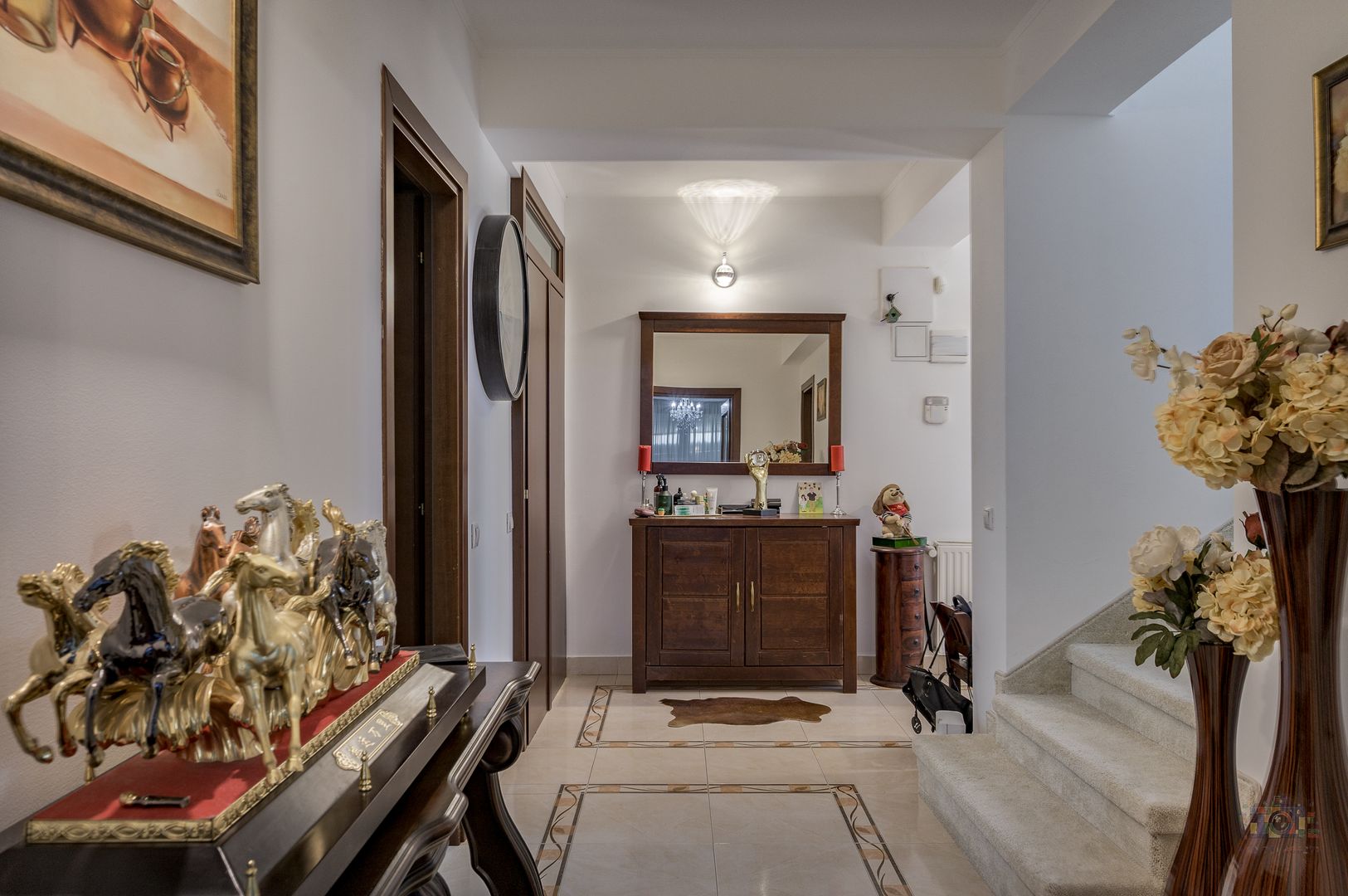 Vilă renovată P+1+M  | Foișor vitrat, grădină și jacuzzi - Poză 36
