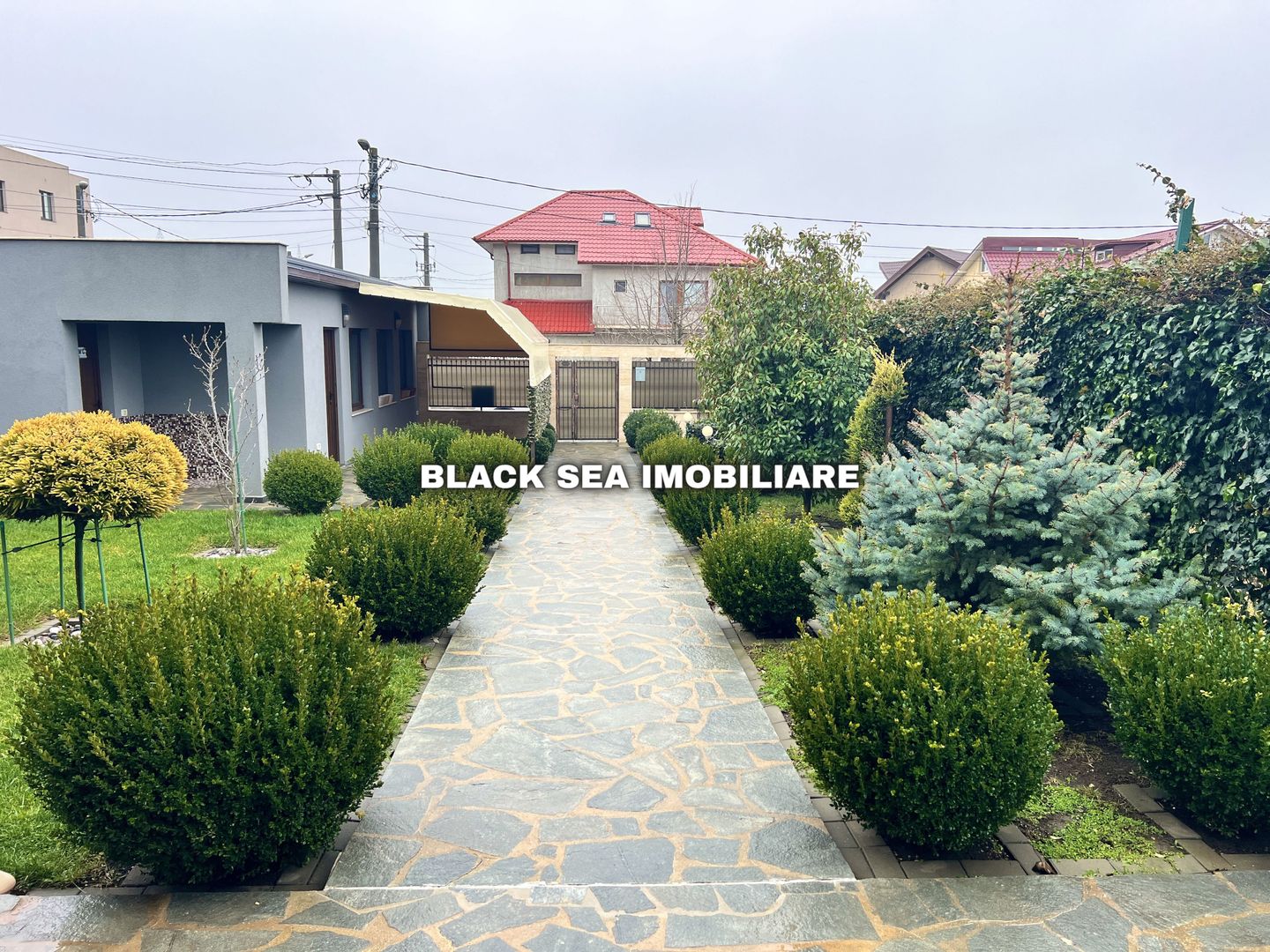 Vila de 7 Camere D+P+1+POD - Curte si garaj, EFORIE NORD Ocazie unica - Poză 1