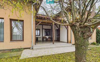 Casă individuală spațioasă, la 10 km de Timișoara - Poză 1