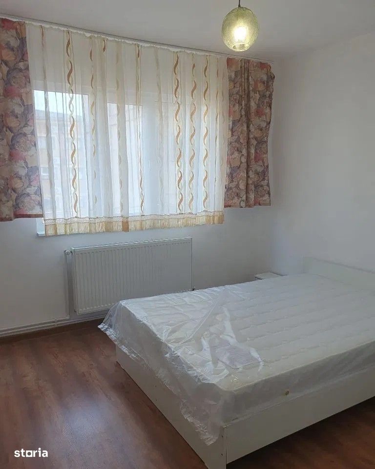Apartament 3 camere,  Micro 21,et 3,renovat ,mobilat cu totul nou - Poză 1